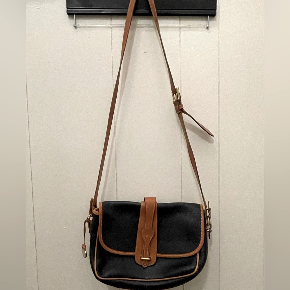 Vintage Dooney & Bourke purse.